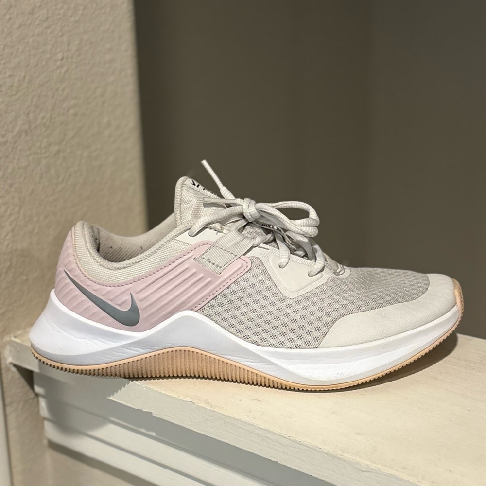 Nike Shoes Sneakers MC Trainer Women Size 7.5 White Pink Running CU3584-010 - Picture 2 of 9